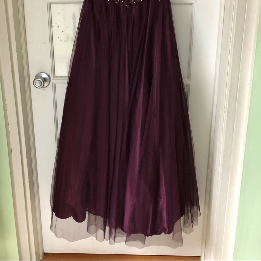 Blondie Nites size 3/4 maroon prom dress/ball gown - Picture 3 of 4
